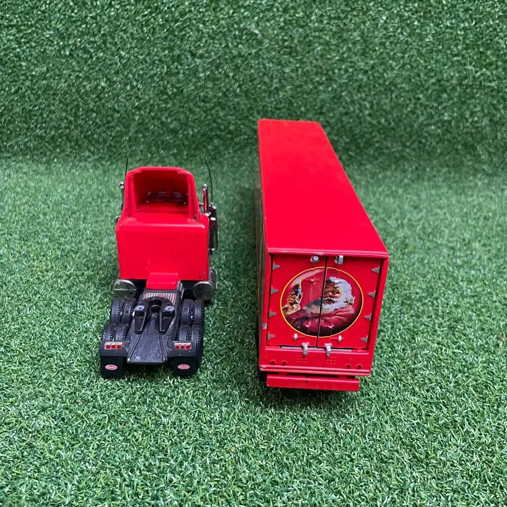 Vintage Matchbox Ultra Peterbilt 359 Tis the Season for Coca-Cola Diecast